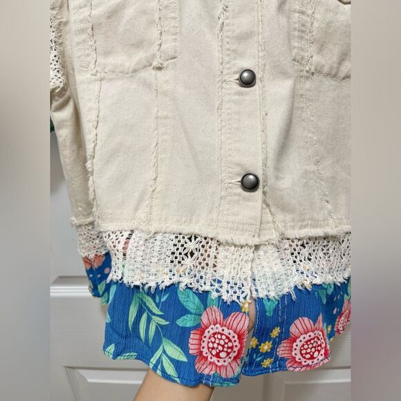 Tru Luxe Womens Short Sleeve Patchwork Shirt Jacket Size M Floral Lace NWT - Picture 9 of 16